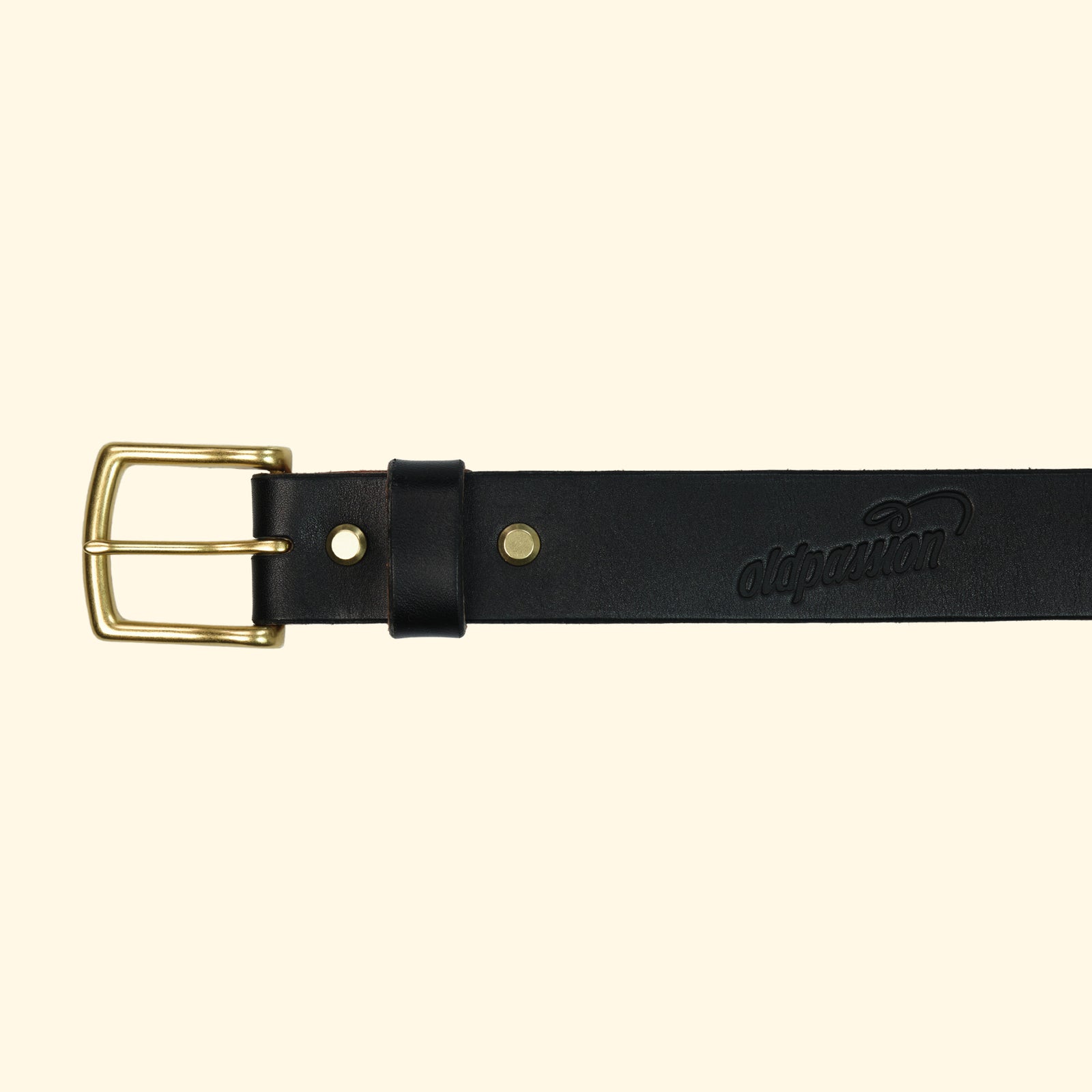 op-belt-langlebiger-Ledergürtel-auf-Mass-black-schnalle-gold-brass-vorderseite