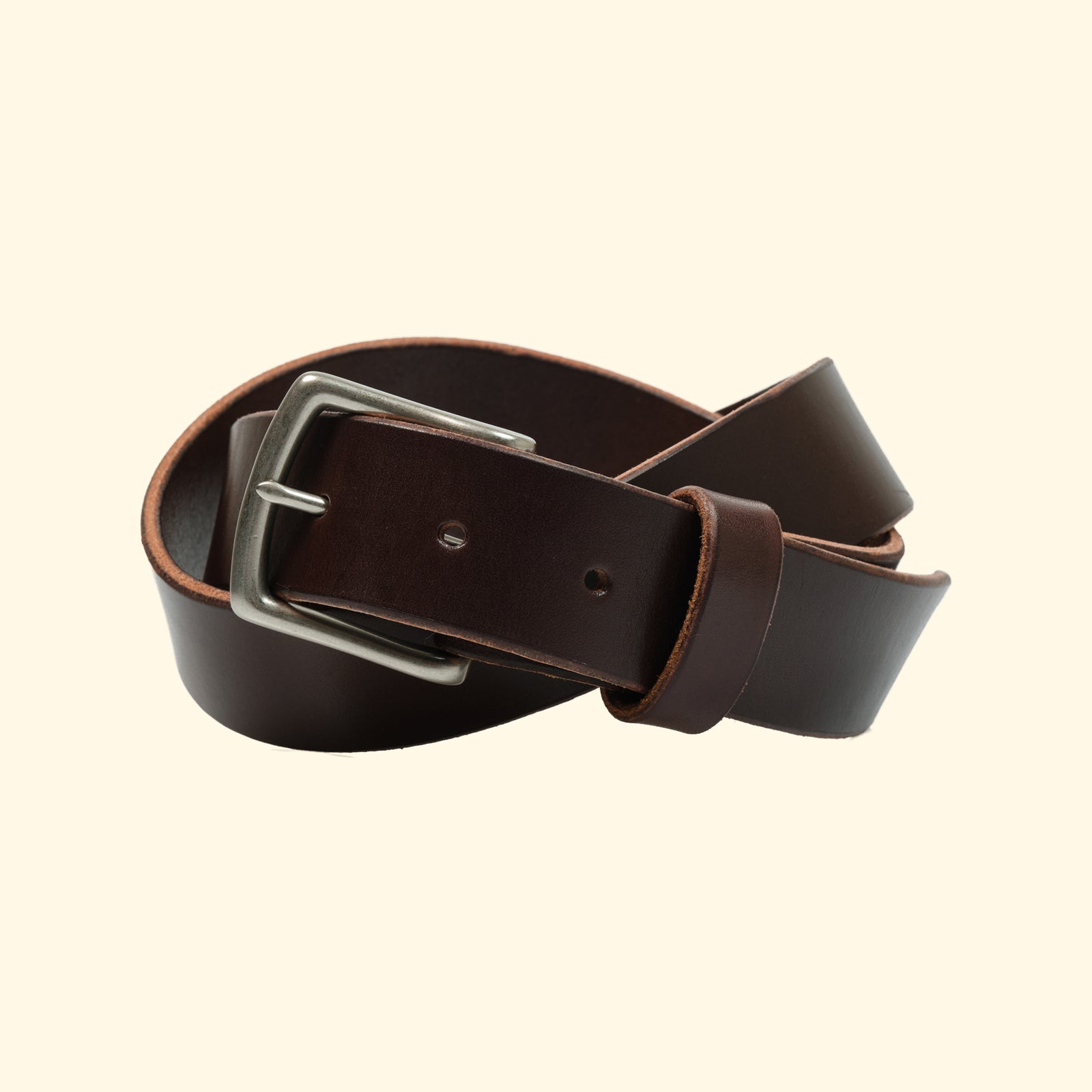 op-belt-langlebiger-Ledergürtel-auf-Mass-havanna-brown-schnalle-silber-brass-frontview