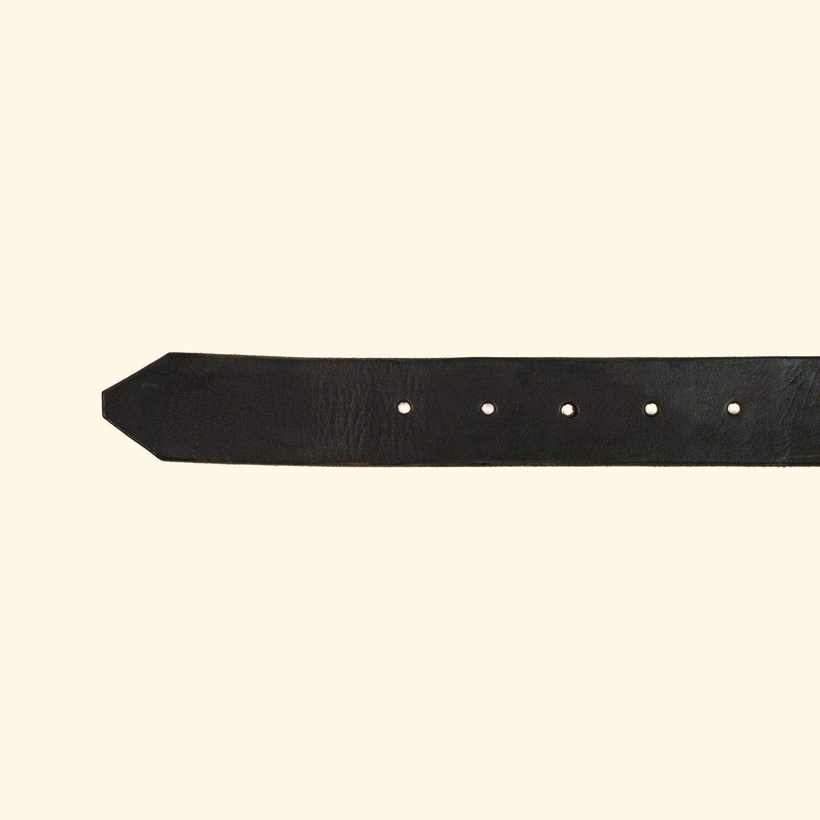 op-belt-langlebiger-Ledergürtel-auf-Mass-myrtille-dark-brown-lochpartie
