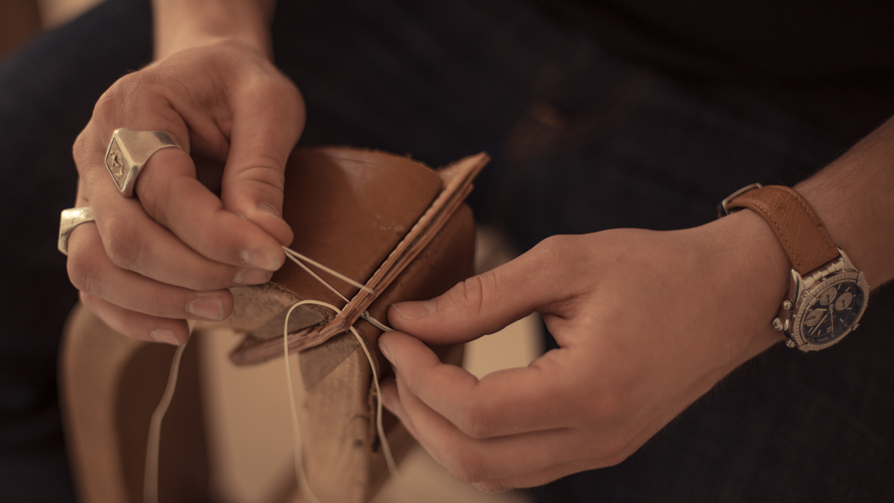 Sattlerstich, Portemonnaie, Kartenhalter. oldpassion Leder Portemonnaie handgmeacht in der Schweiz. oldpassion - from prison with love.