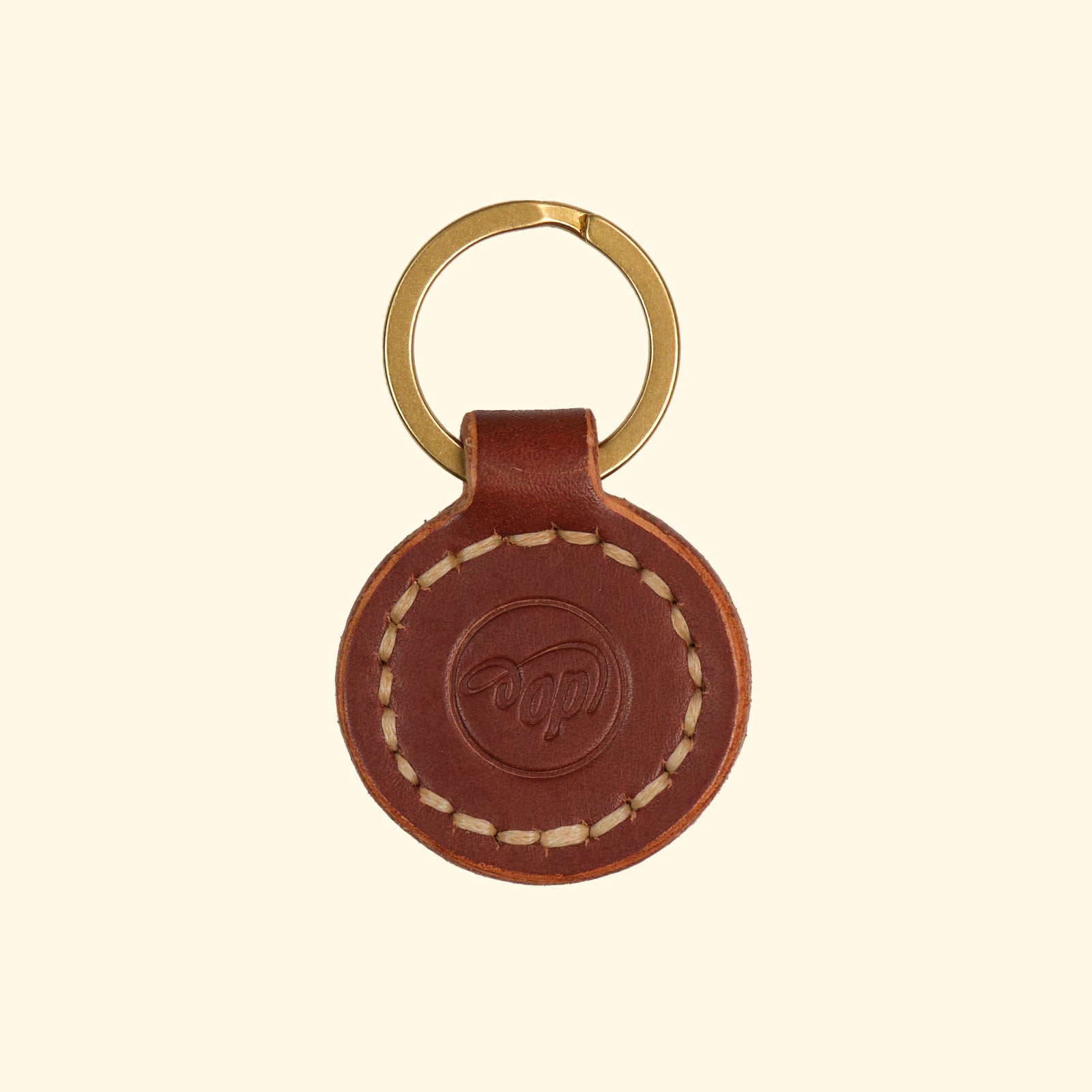 Keychain-Token-Runder-Schlüsselanhänger-aus-echtem-Leder-hellbraun-brass-ring-vorderseite-oldpassion-from-prison-with-love