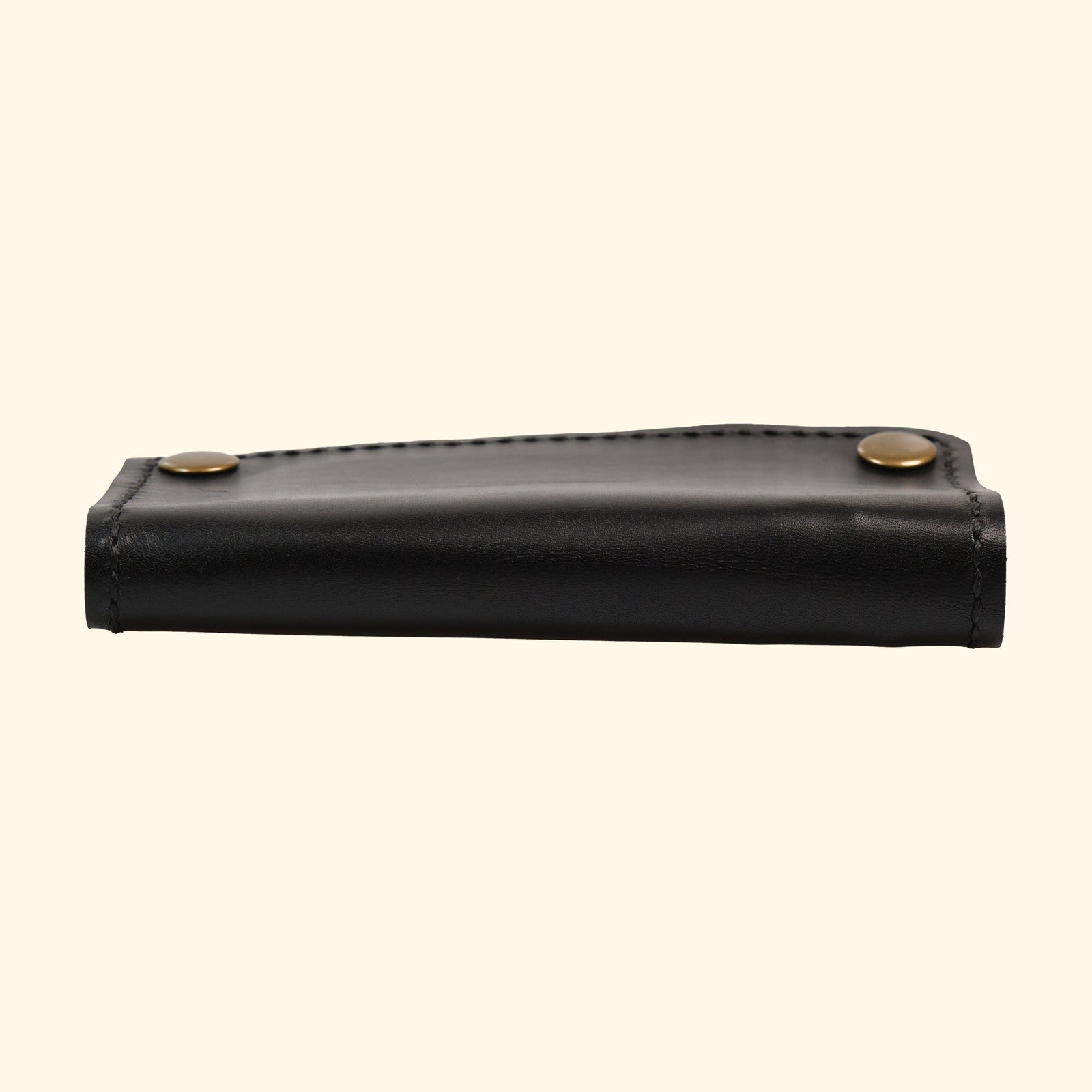 Trucker-Wallet-Extravagantes-Leder-Portemonnaie-schwarz-Leder-antique-hardware-oldpassion-from-prison-with-love-Seitenansicht-hinten