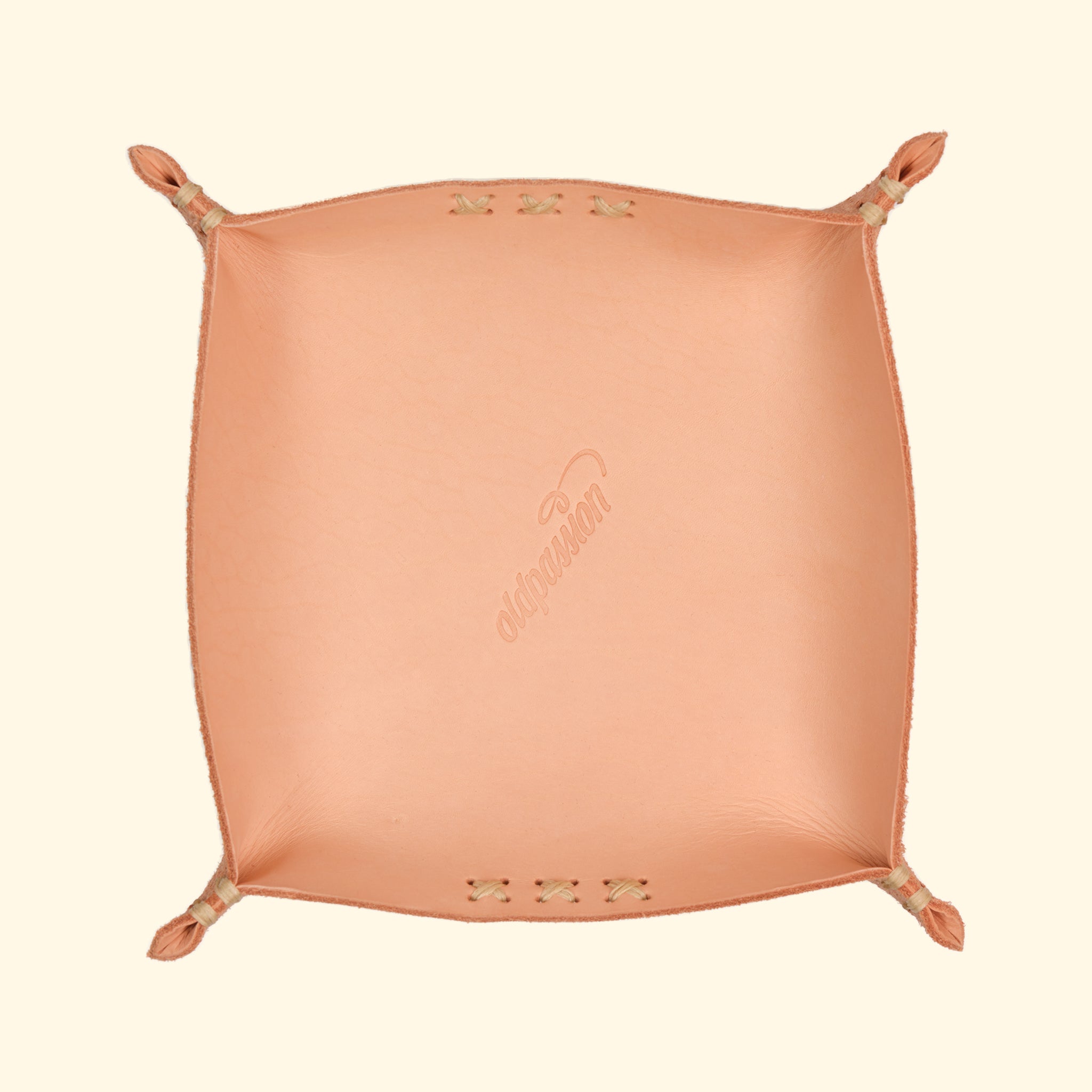 Leder-Tray Taschenleerer aus Naturleder, quadratisch, Vorderseite – oldpassion