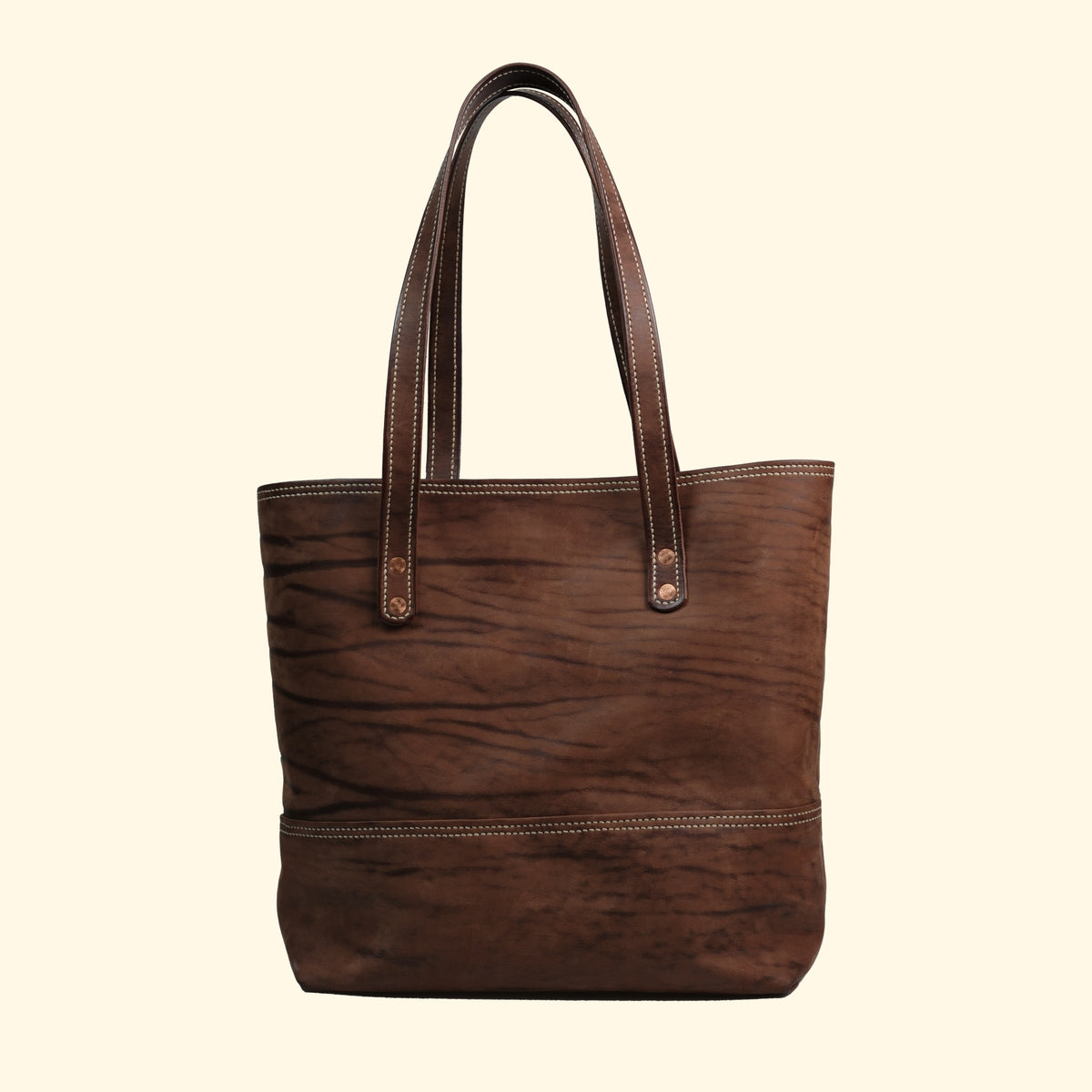 Leather Tote Bag No.1, braun gesprenkelt, Ganzansicht mit aufgerichteten Henkeln und kräftiger Lederzeichnung