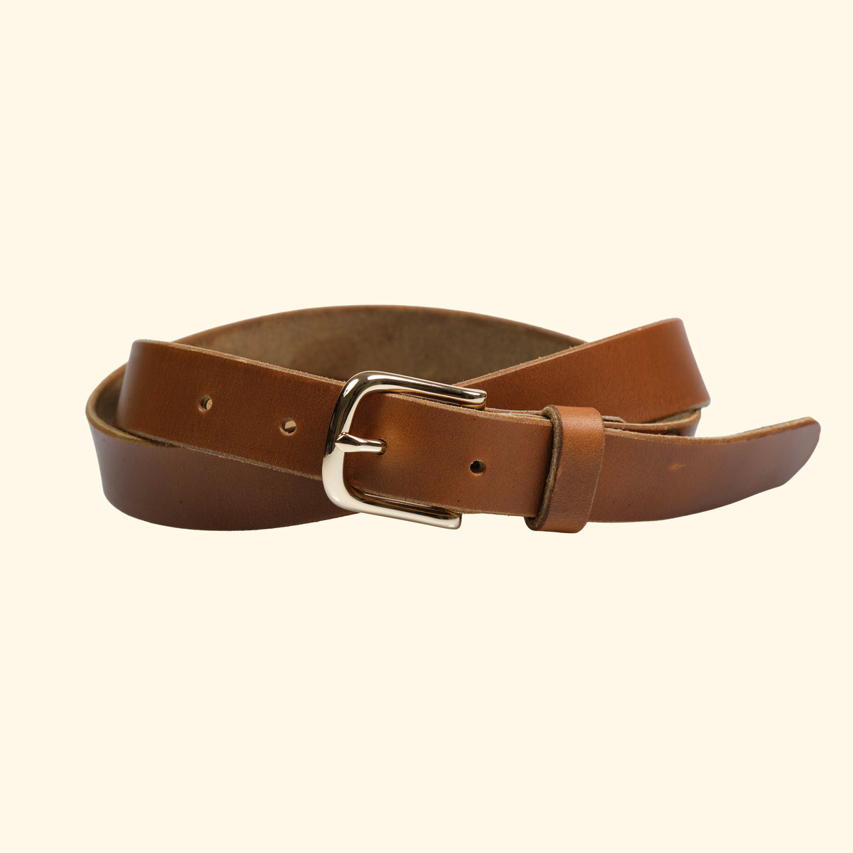 Schmaler Gürtel aus Horween Cavalier Leder in Sunflower mit goldener Dornschliesse und Lederschlaufe – der op belt slim von oldpassion, handgefertigt in der Schweiz.