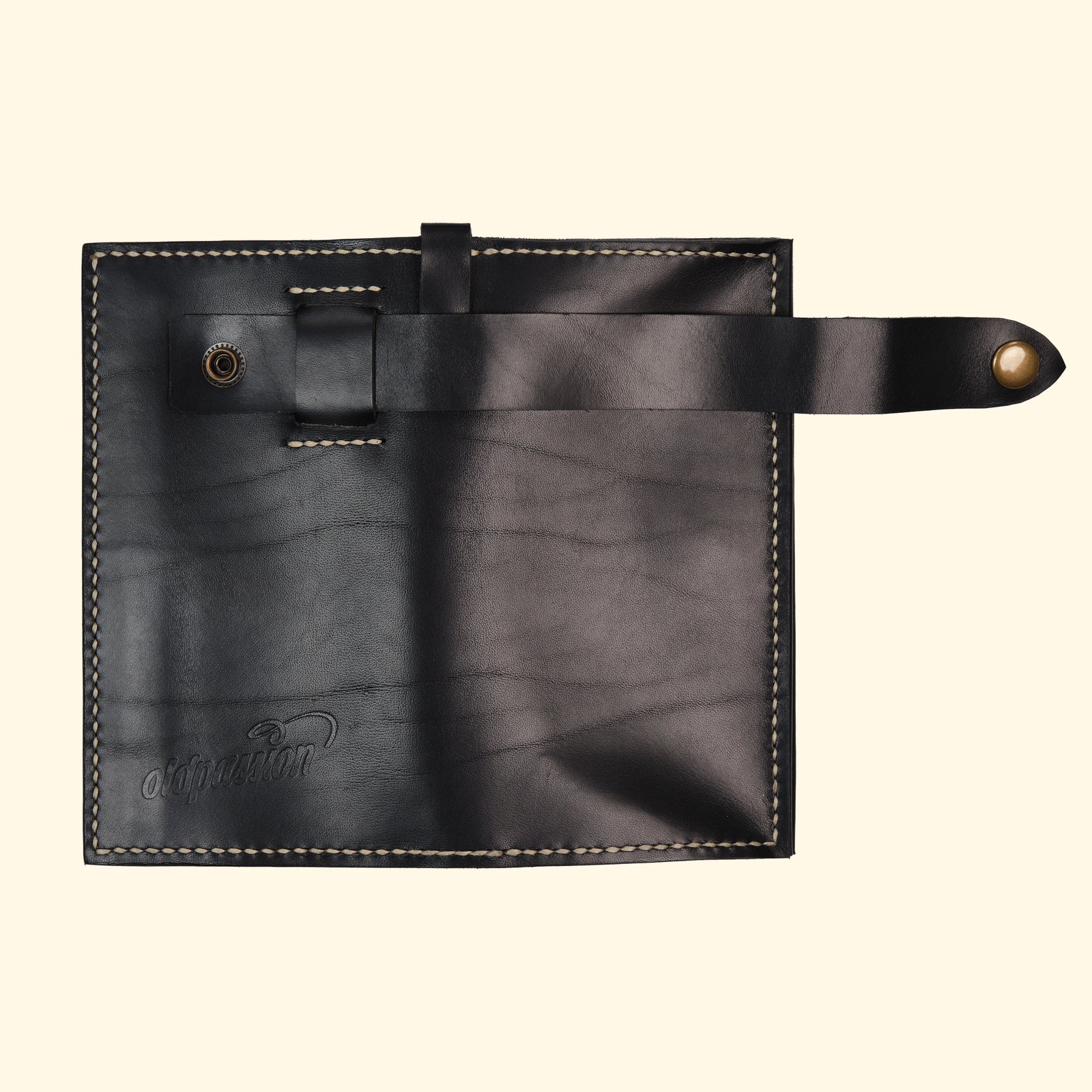 Long-Wallet-Maximum-Style-hangefertigtes-Leder-Portemonnaie-schwarz-rueckseite-geoeffnet-oldpassion-from-prison-with-love