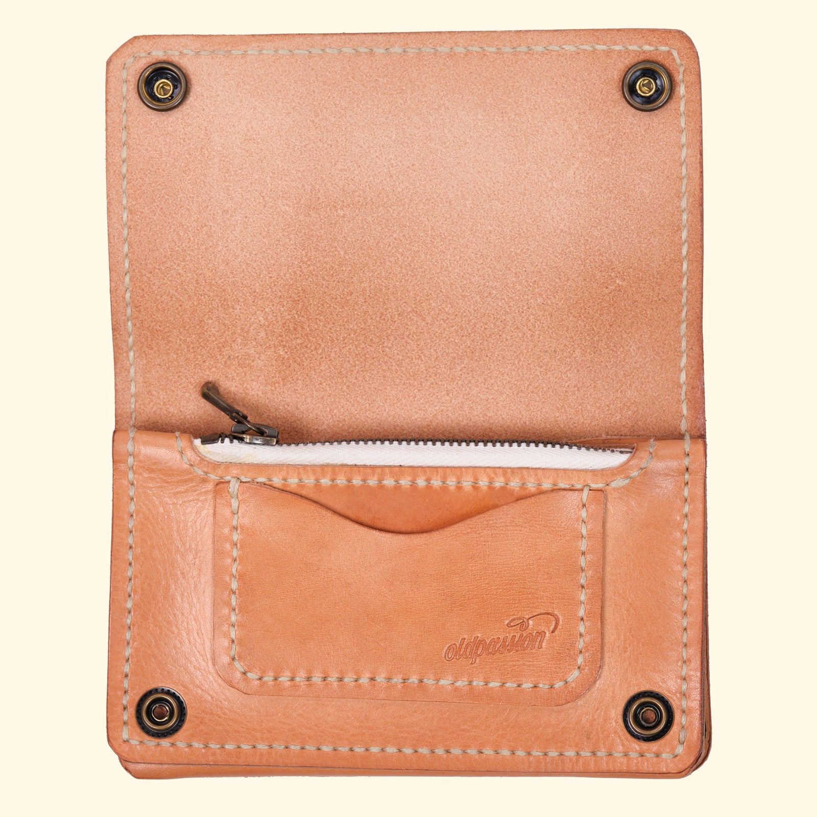 Trucker-Wallet-Extravagantes-Leder-Portemonnaie-nature-Leder-antique-hardware-oldpassion-from-prison-with-love-Vorderseite-geöffnet