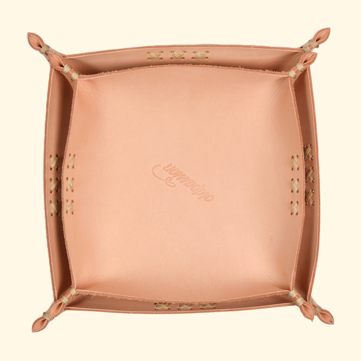 leather-tray-Taschenleerer-quadratisch-Schale-Aufbewahrung-vegetabil-gegerbtes-Leder-nature-kollektion-oldpassion-from-prison-with-love