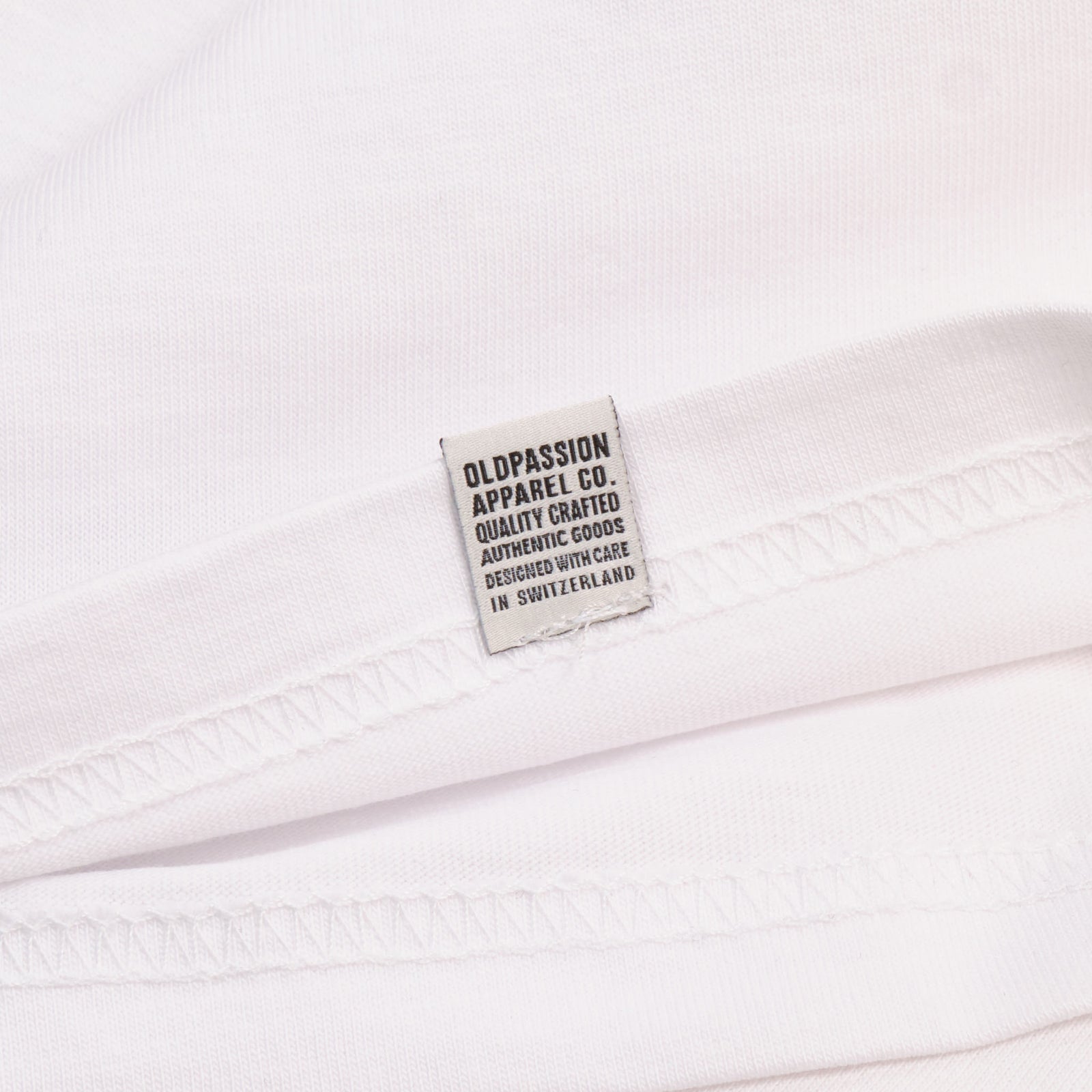 tee-t-shirt-oldpassion-apparel-co.-from-prison-with-love-weiss-webetikette-label-saum-rueckseite